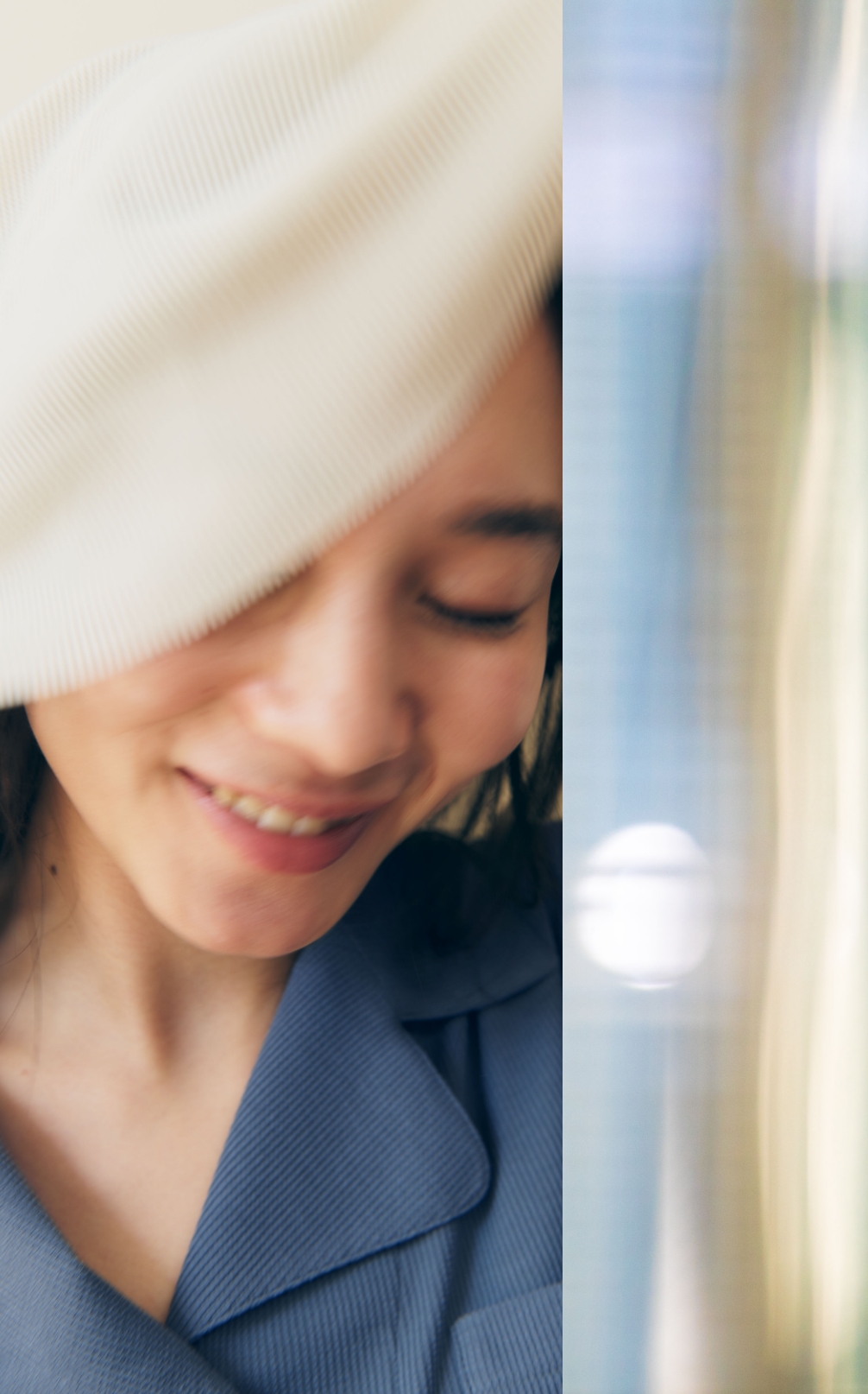 繊維の美しさ、可能性を表現した、光を纏う高機能繊維のクローズアップ